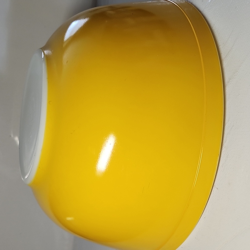 Vintage Pyrex 403-2.5qt nesting mixing  bowl